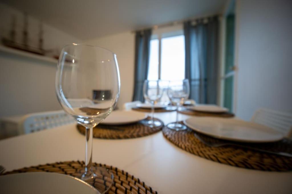 Fully Equipped Apartment Balcony Sleeps 7 Wifi Μασσαλία Εξωτερικό φωτογραφία